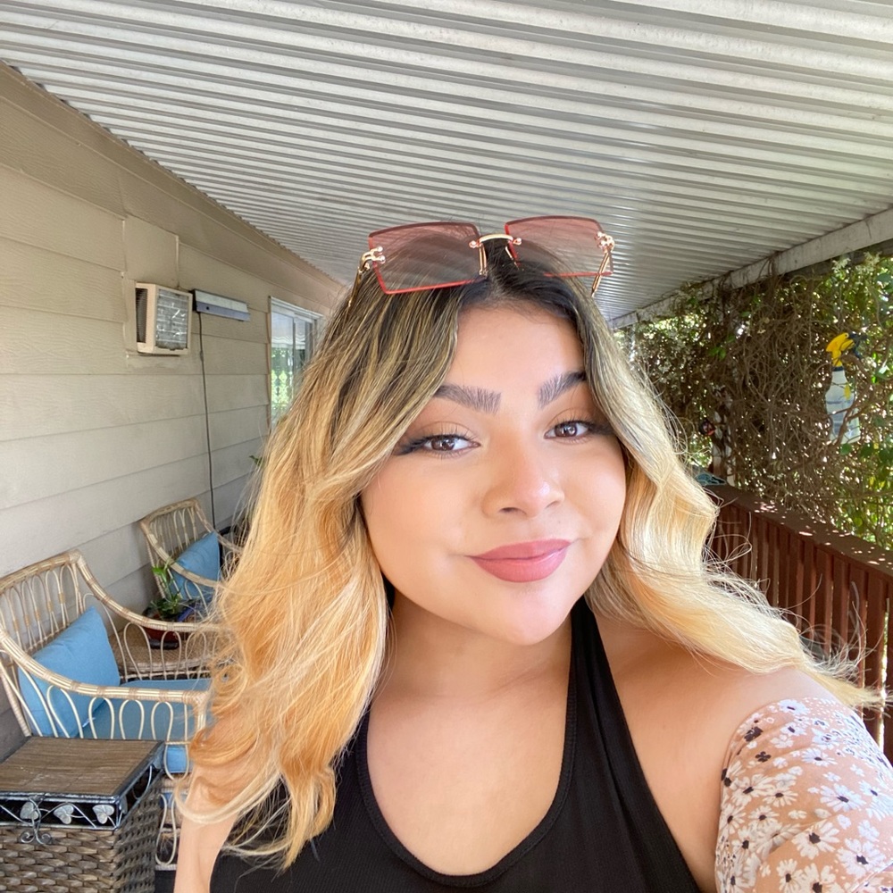 Meet your Posher, Aileen